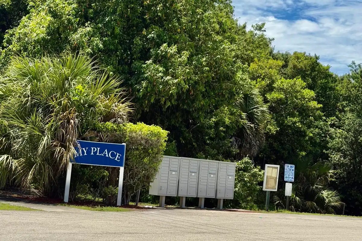 1834 My Pl Ln, West Palm Beach: photo 1 of 9