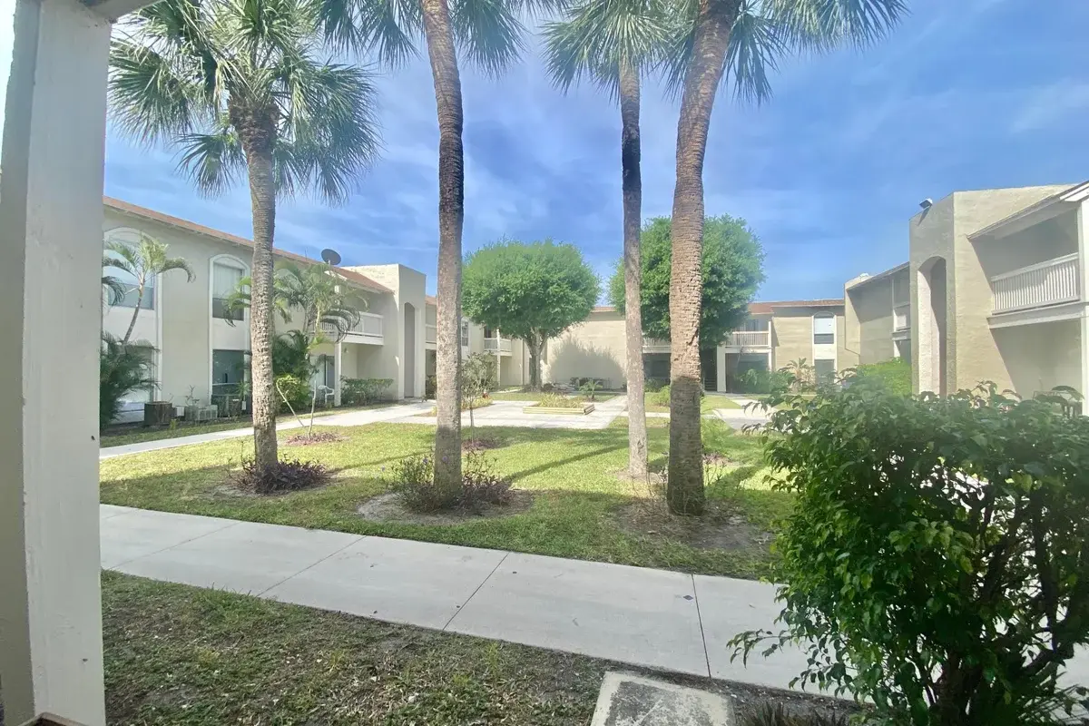 1500 N Congress Ave #B47, West Palm Beach: photo 1 of 30