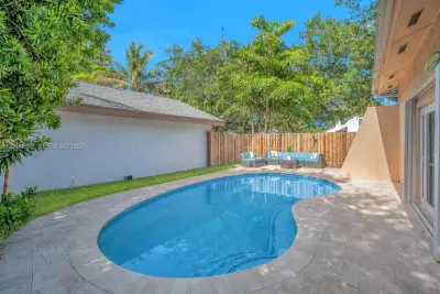 42 Birch Dr, Cooper City: photo 1 of 44