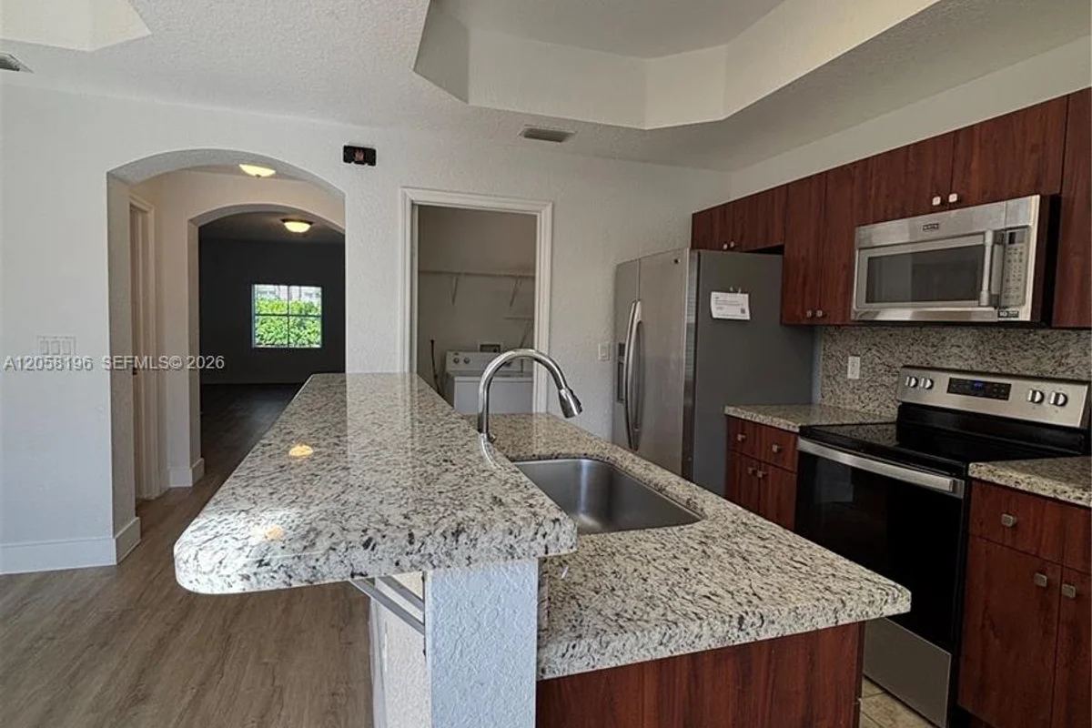 4931 N Harbor Isles Dr #203, Dania Beach: photo 1 of 28