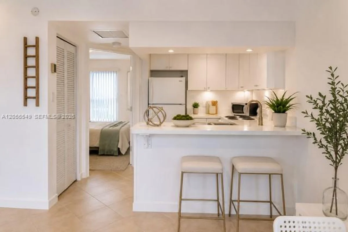 345 Michigan Ave #19, Miami Beach: photo 1 of 6