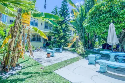 216 N Federal Hwy #8, Lake Worth Beach: photo 1 of 14
