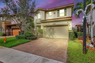 6447 Osprey Landing St, Davie: photo 1 of 48