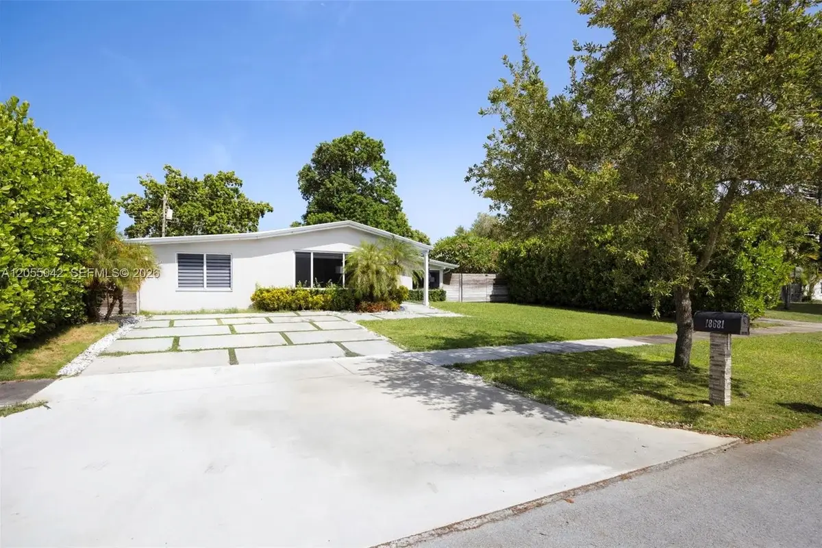 18681 Belview Dr, Cutler Bay: photo 1 of 25