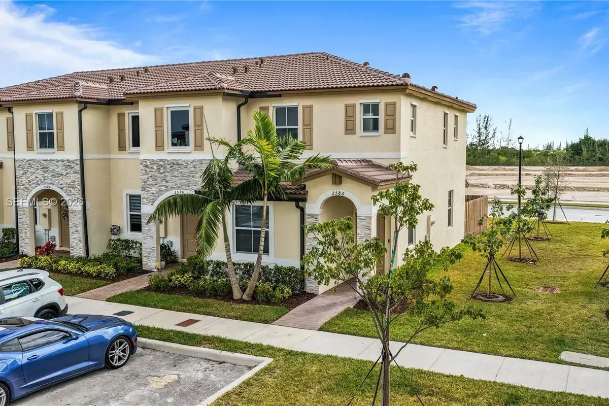 2586 SE 29, Homestead: photo 1 of 9