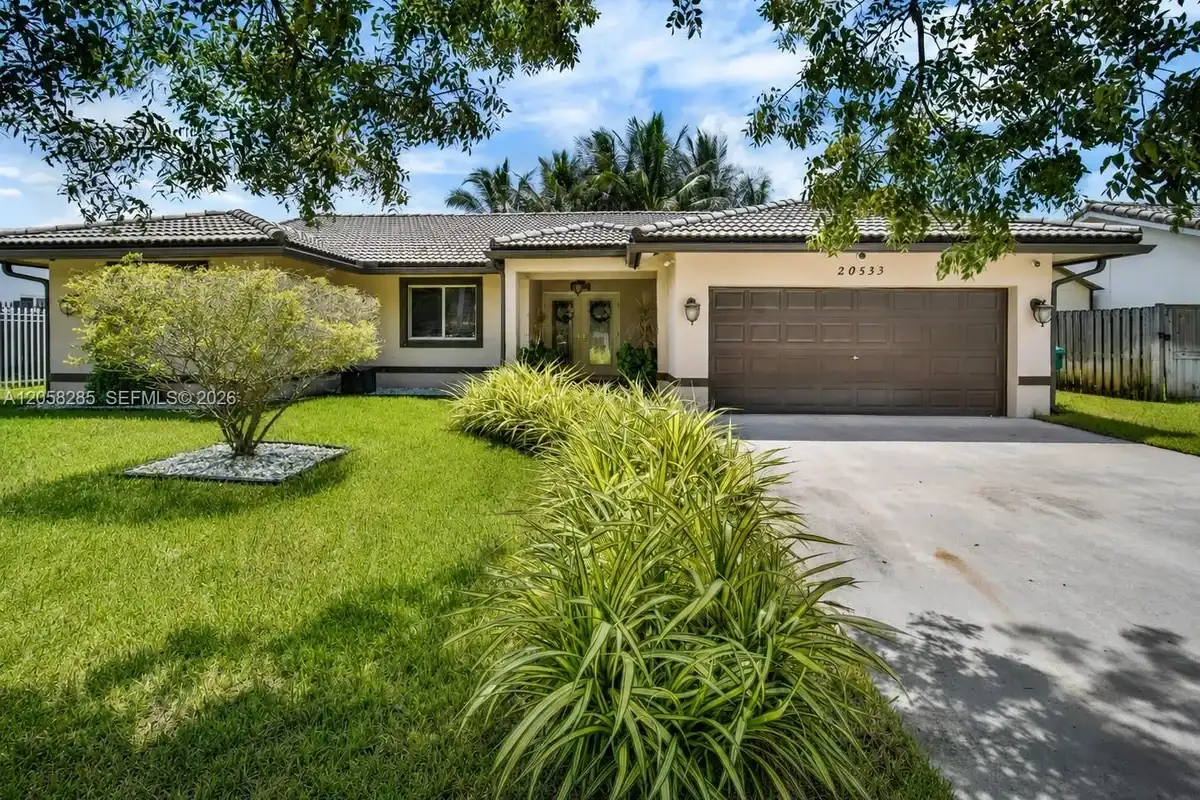 20533 SW 132nd Ave, Miami: photo 1 of 25