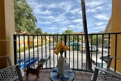 7360 NW 114th Ave #201, Doral: photo 1 of 12