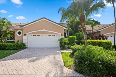 4521 Carlton Golf Dr, Lake Worth: photo 1 of 67