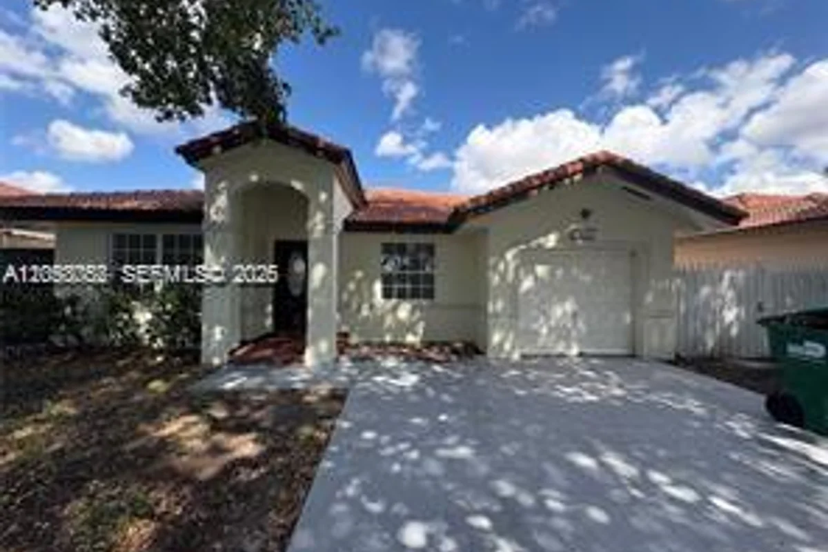 14845 SW 36th Ter, Miami: photo 1 of 10