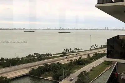 600 NE 36th St #T1, Miami: photo 1 of 5