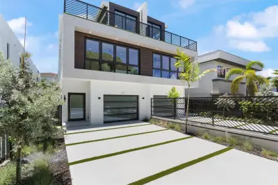 1418 NE 6th St, Fort Lauderdale: photo 1 of 93
