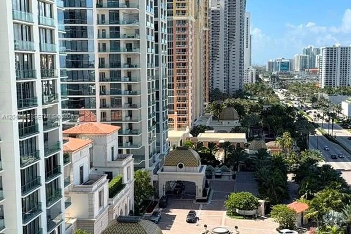 18001 Collins Ave #716, Sunny Isles Beach: photo 1 of 10