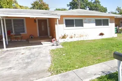 1145 NE 110th St #1, Miami: photo 1 of 11