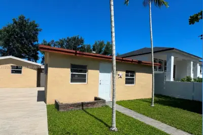 217 NW 14th Ct, Dania Beach: photo 1 of 3