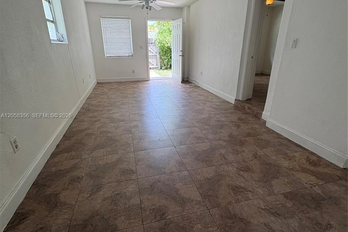 410 Pinecrest Dr #2, Miami Springs: photo 1 of 15