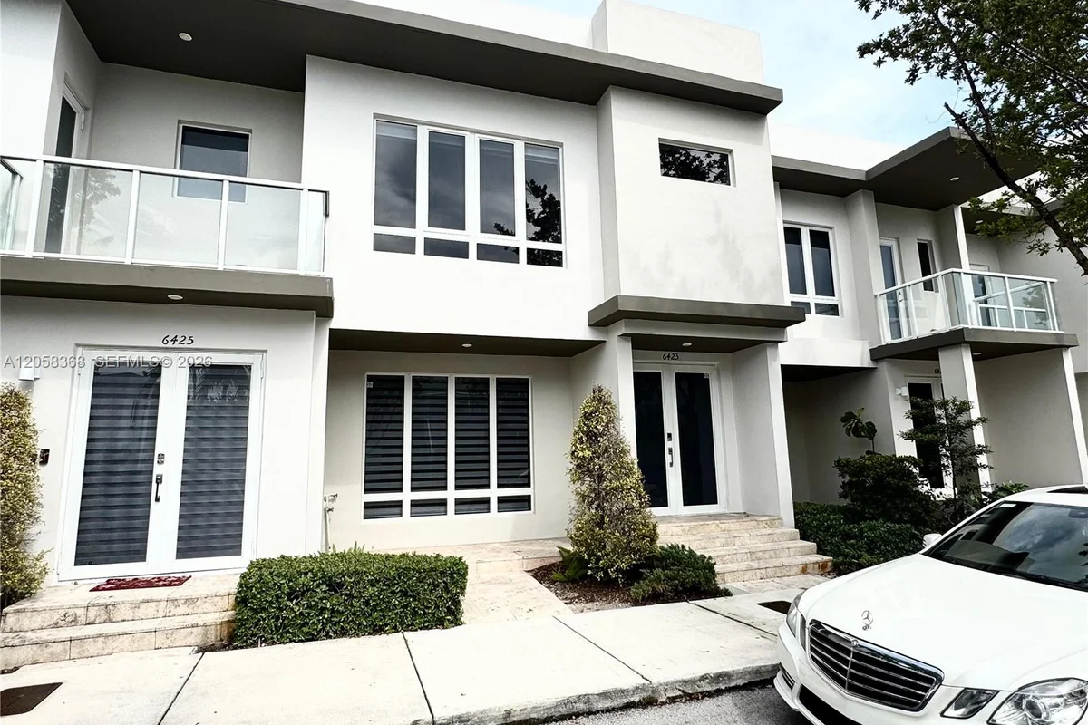 6423 NW 105th Ct, Doral: photo 1 of 1