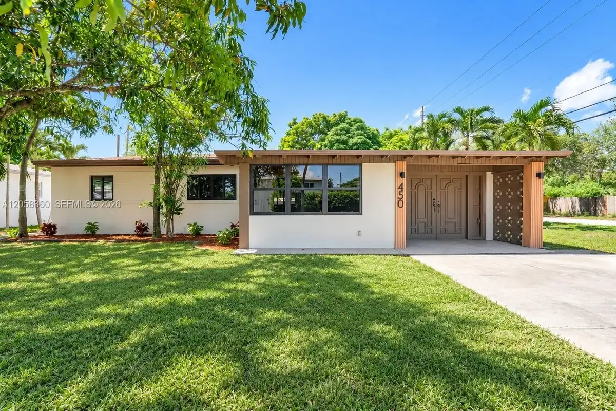 450 NW 140th St, Miami: photo 1 of 26