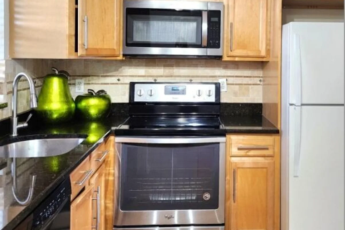 9355 SW 8th St #408, Boca Raton: photo 1 of 48