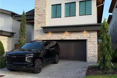 10218 NW 76th Ter, Doral: photo 1 of 29