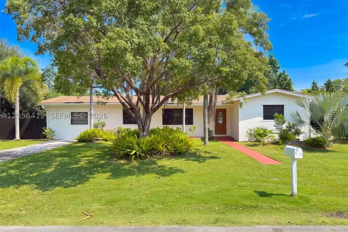 14465 SW 96th Ave, Miami: photo 1 of 28