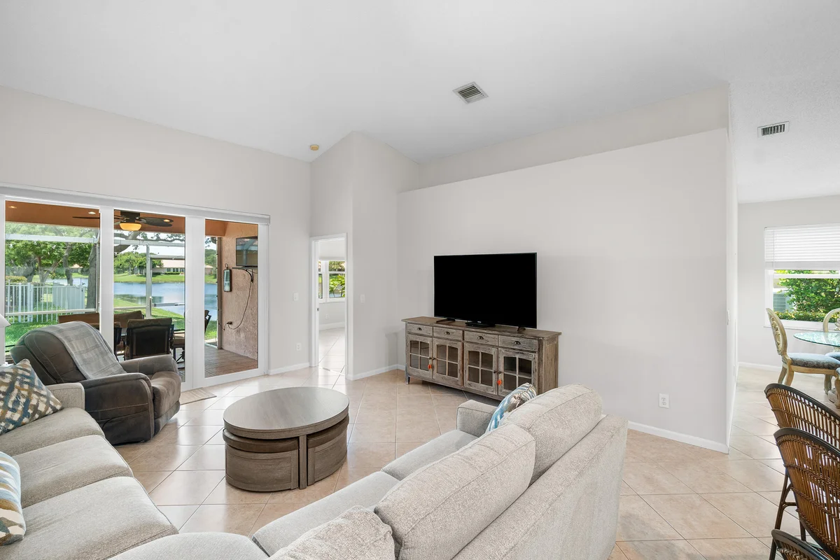 2473 S Coral Trace Cir, Delray Beach: photo 1 of 23