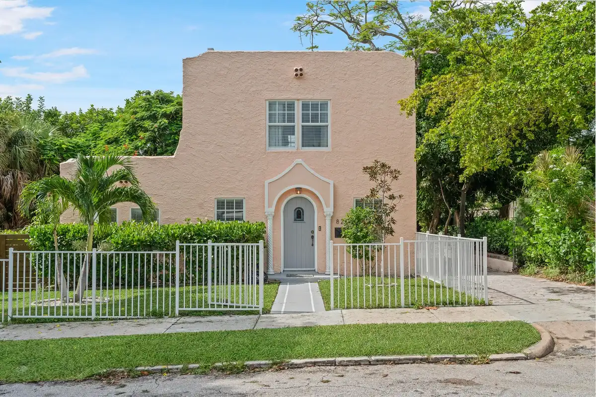 820 29th St, West Palm Beach: photo 1 of 44