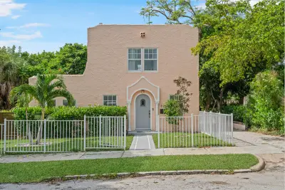 820 29th St, West Palm Beach: photo 1 of 44