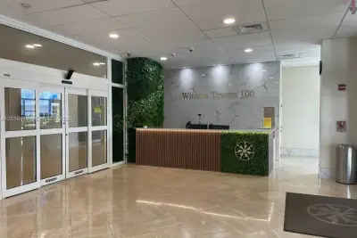 250 174th St #1607, Sunny Isles Beach: photo 1 of 17