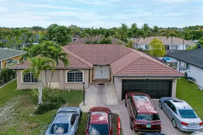 15330 SW 170th Ter, Miami: photo 1 of 39