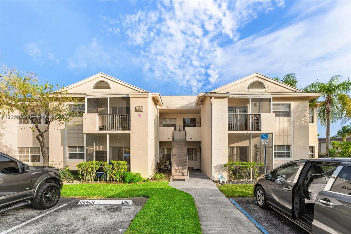 680 Cypress Club Way #G10, Deerfield Beach: photo 1 of 19