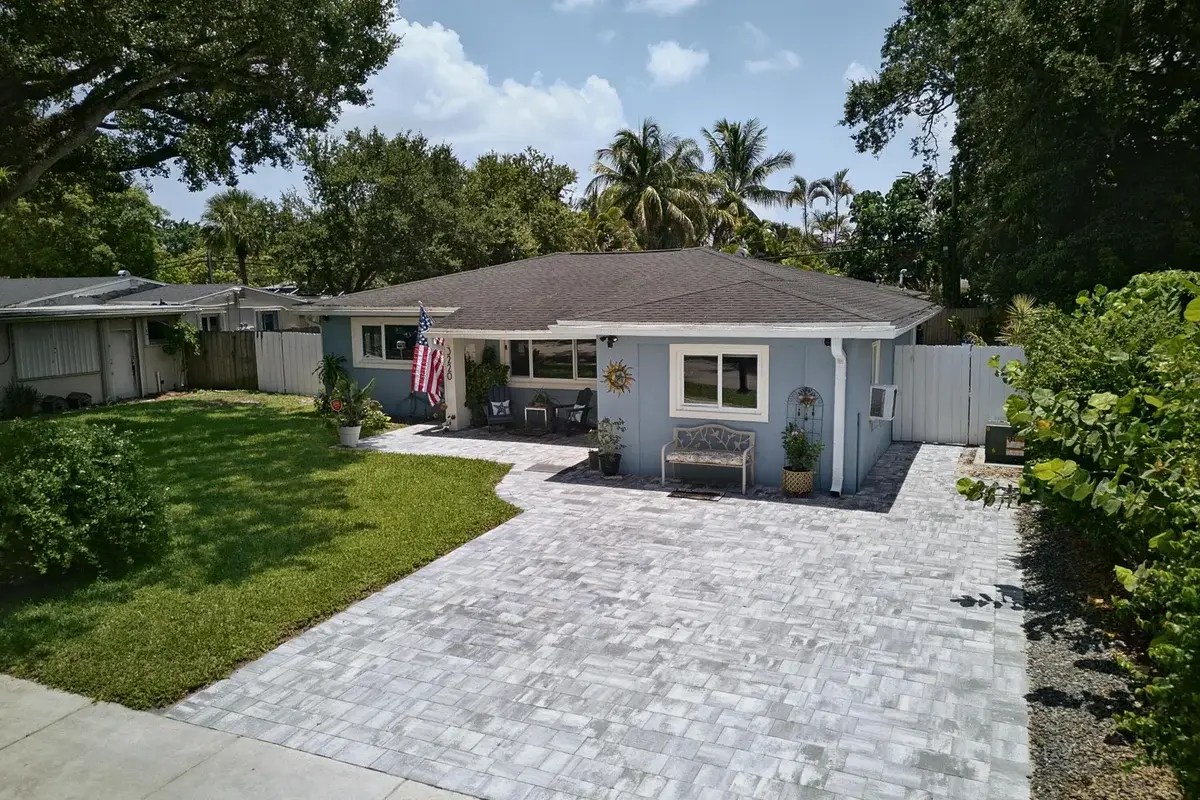 3220 SW 16th Ct, Fort Lauderdale: photo 1 of 50