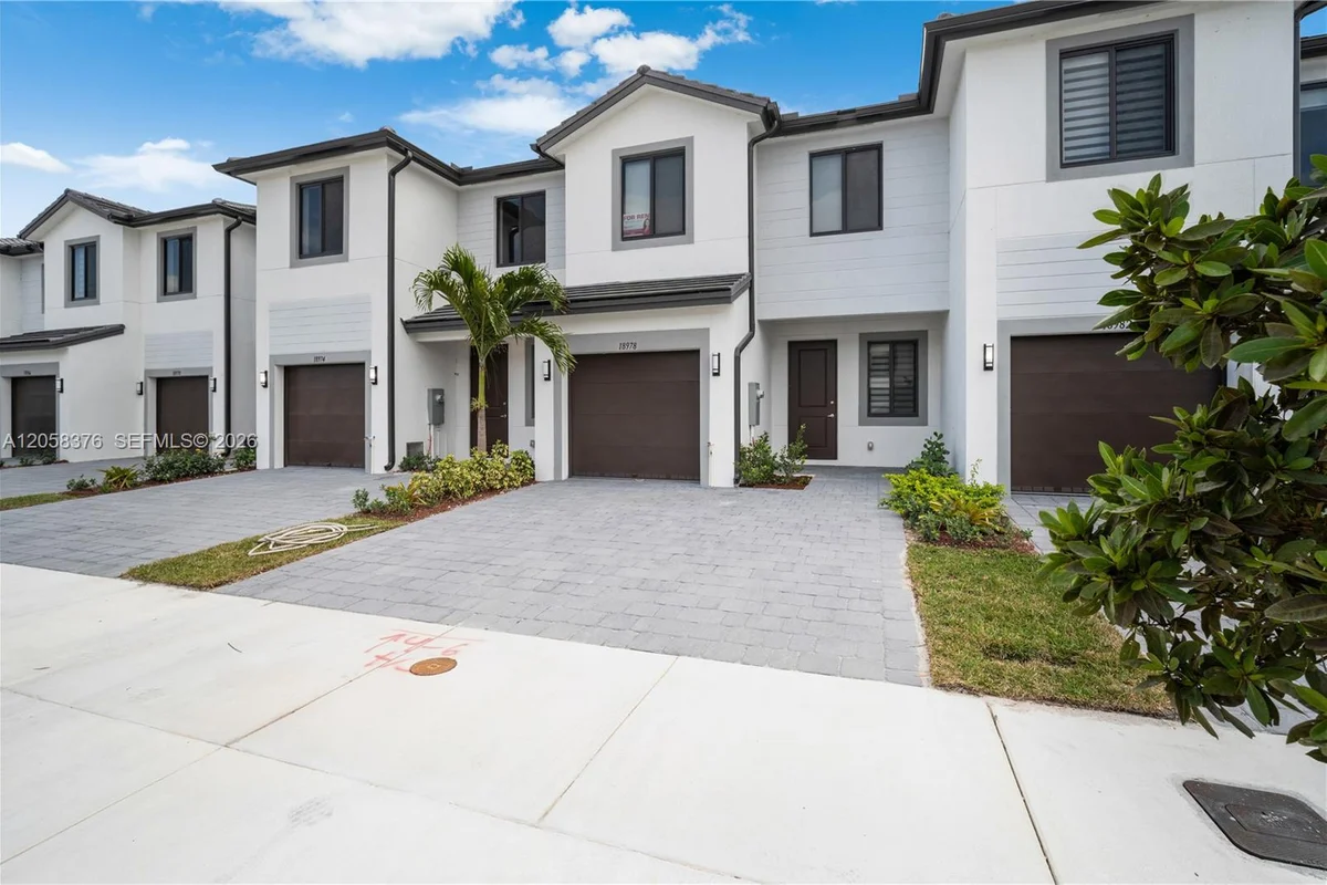 18978 SW 345th Ter, Homestead: photo 1 of 31