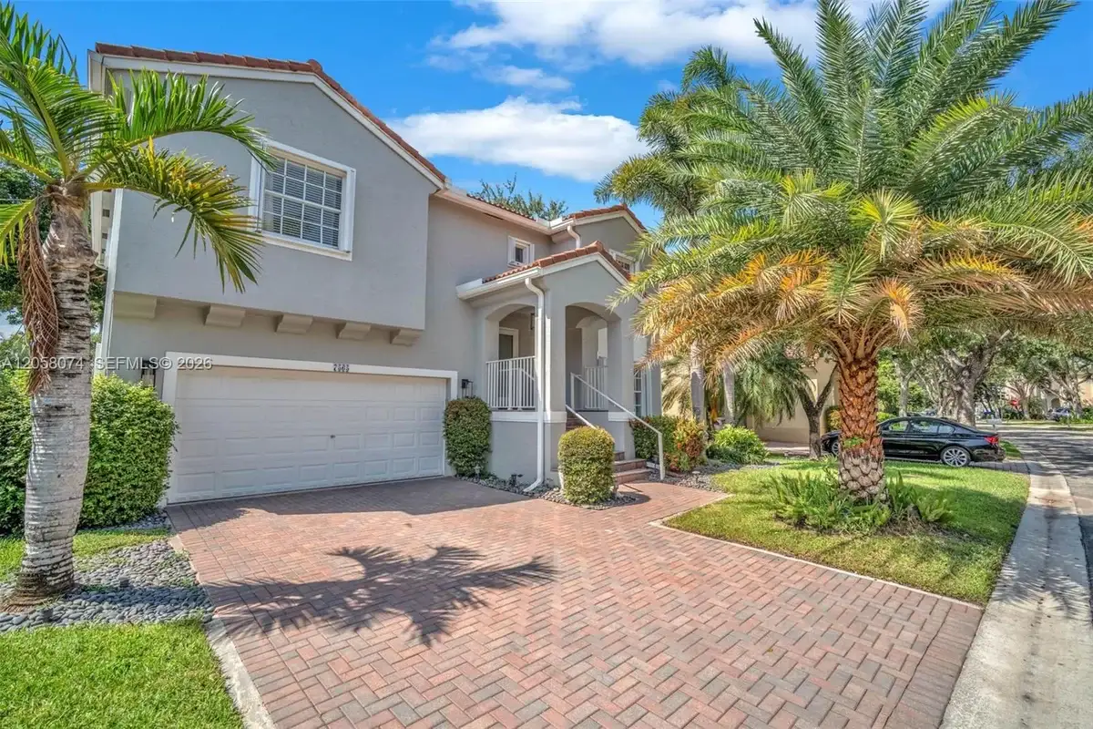 7565 NW 19th Dr, Pembroke Pines: photo 1 of 68