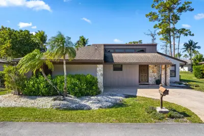 7811 Beechfern Cir #26, Tamarac: photo 1 of 62