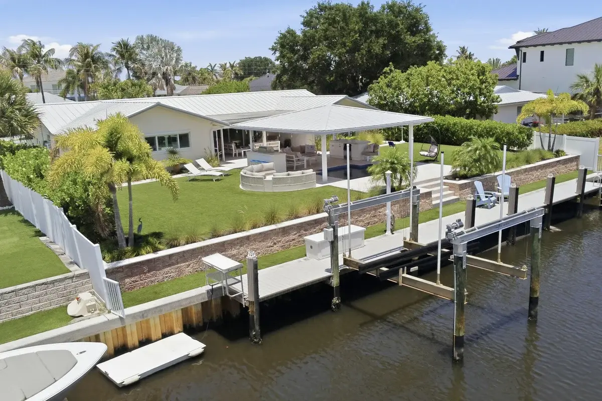 16 Leeward Cir, Tequesta: photo 1 of 42