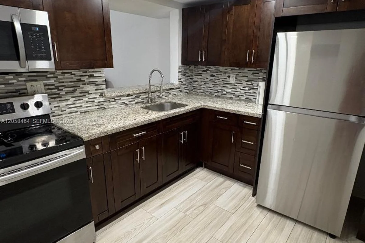 8015 SW 107th Ave #222, Miami: photo 1 of 23