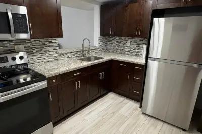 8015 SW 107th Ave #222, Miami: photo 1 of 23