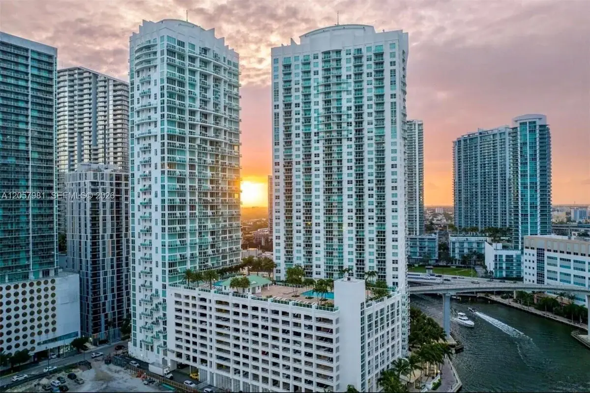 41 SE 5th St #2407, Miami: photo 1 of 2