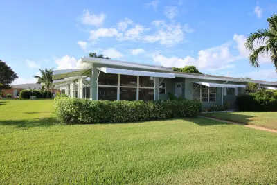 190 South Blvd, Boynton Beach: photo 1 of 11