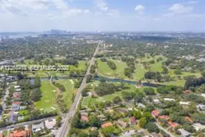 1290 NE 110th St, Miami: photo 1 of 2