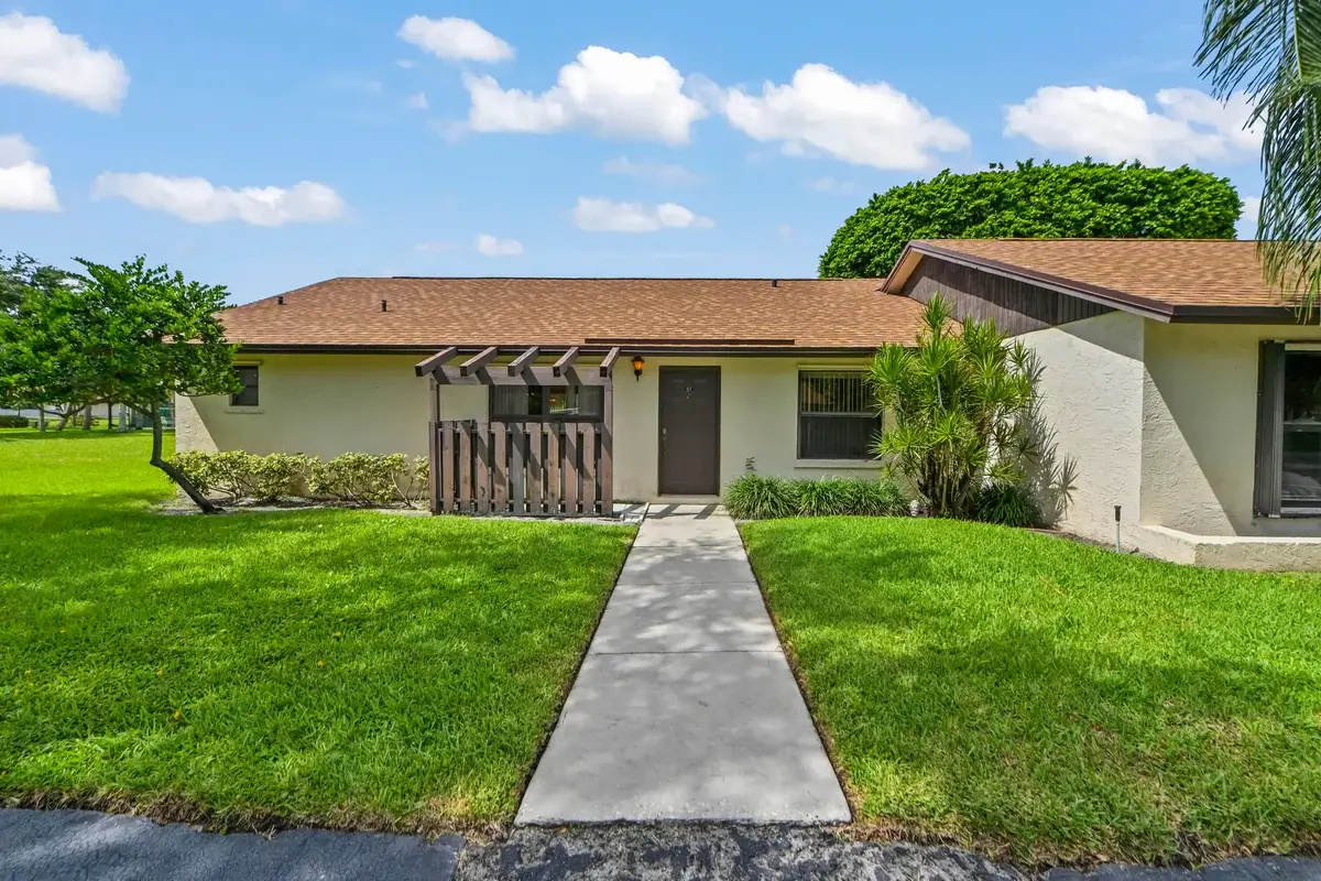 57 Via De Casas Norte, Boynton Beach: photo 1 of 28