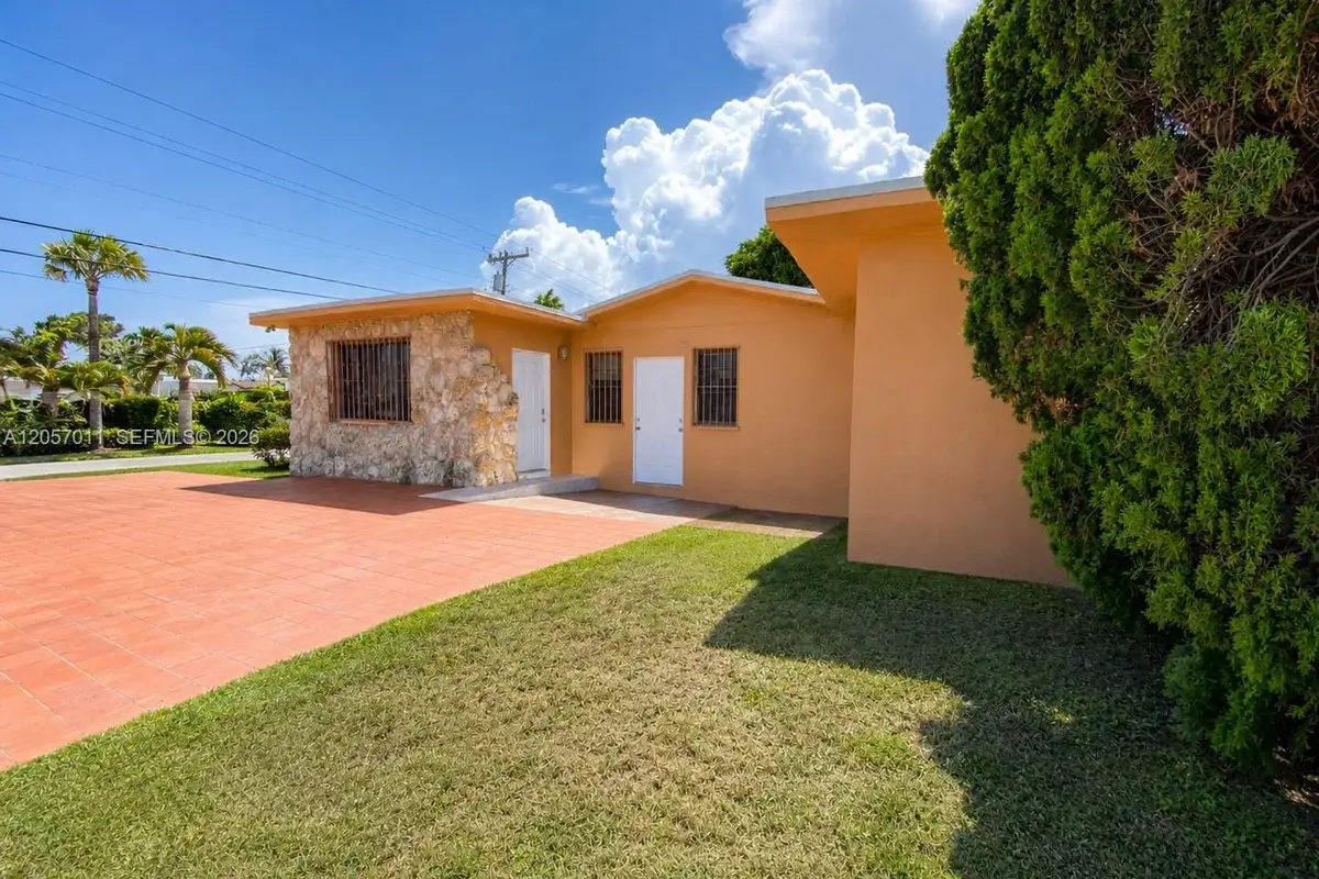 10200 SW 171st St #B, Miami: photo 1 of 12