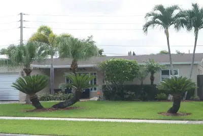 2294 NW 63rd Ave, Margate: photo 1 of 22