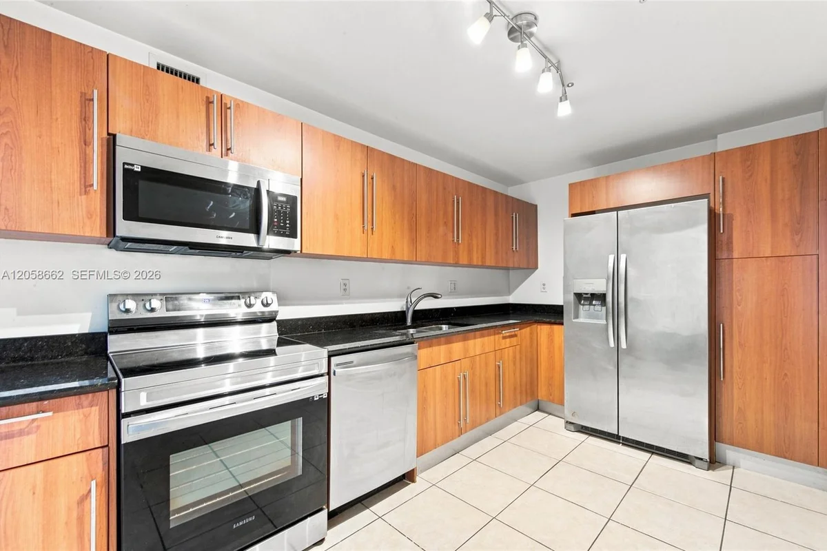 3000 S Ocean Dr #518, Hollywood: photo 1 of 15