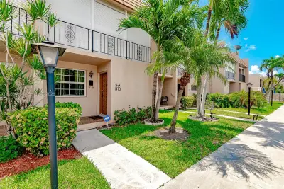 1413 N 15th Ave #8, Hollywood: photo 1 of 27