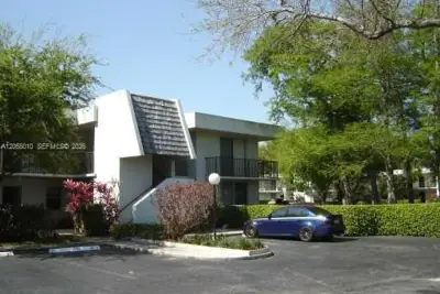 4000 N Cypress Dr #205, Pompano Beach: photo 1 of 3