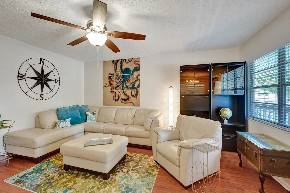 232 Farnham J, Deerfield Beach: photo 1 of 34