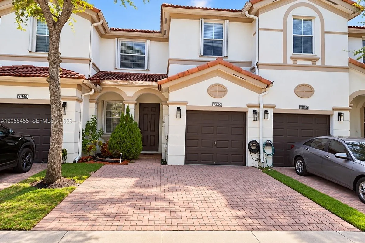7950 NW 108th Pl, Doral: photo 1 of 21