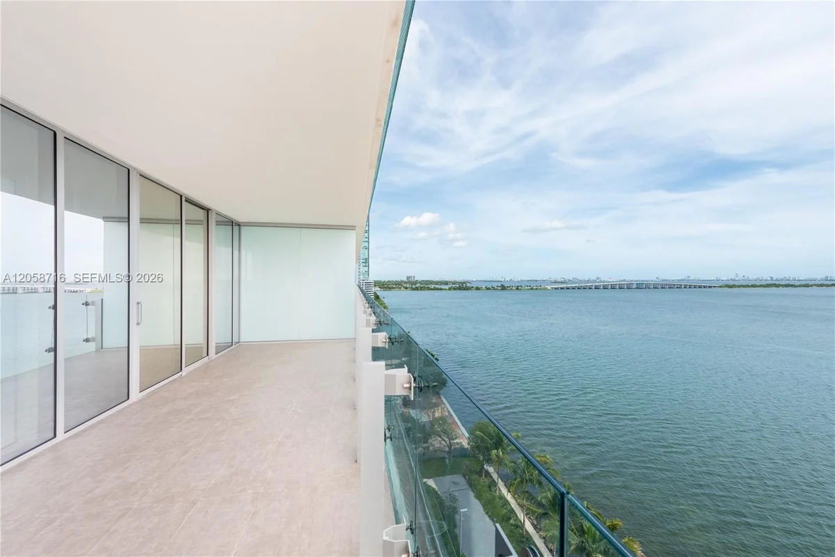 700 NE 26th Ter #903, Miami: photo 1 of 25