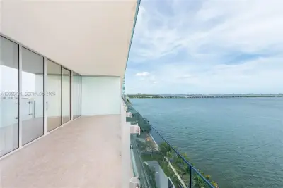 700 NE 26th Ter #903, Miami: photo 1 of 25